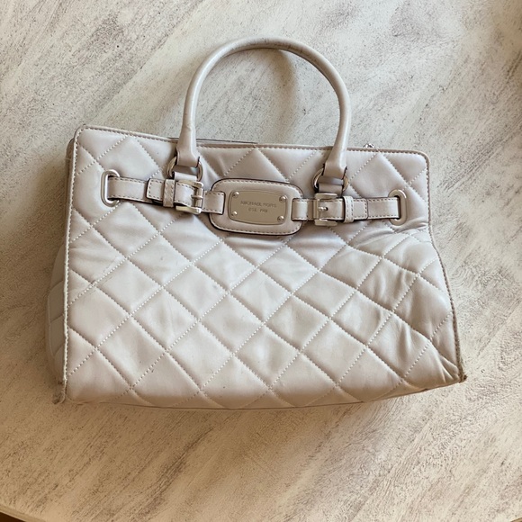 White Michael Kors Quilted Bag / Purse, 14Wx10H - Picture 6 of 8